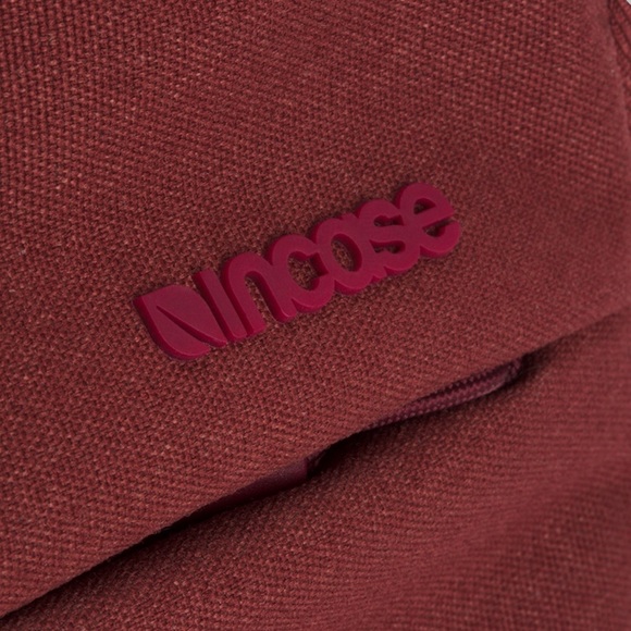 Incase 15*11” Laptop shoulder bag - Burgundy - Picture 10 of 11